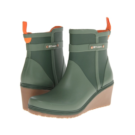 best rain boots for narrow feet