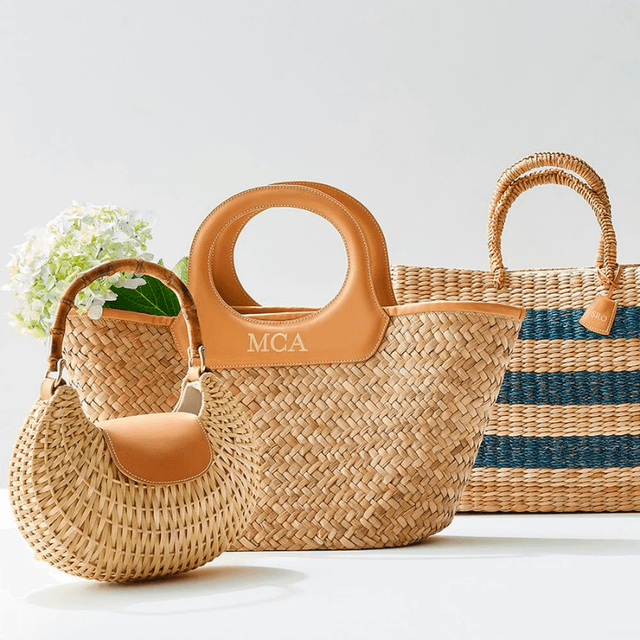 Straw handbags store