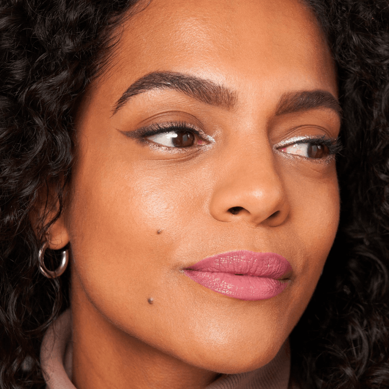 10 Best Eyeliners For Aging Eyes