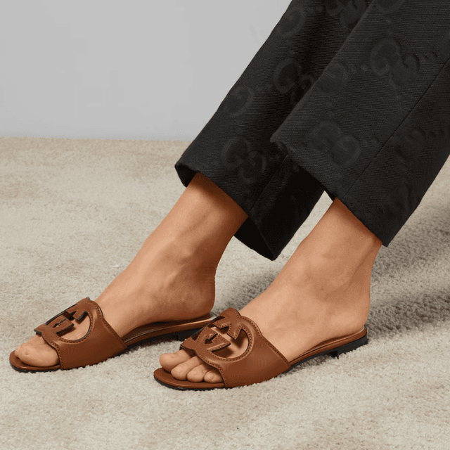 Designer sandals with bow top