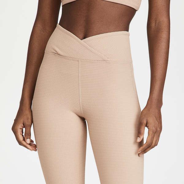 These Aerie Crossover Leggings Are the Latest TikTok Legging Trend