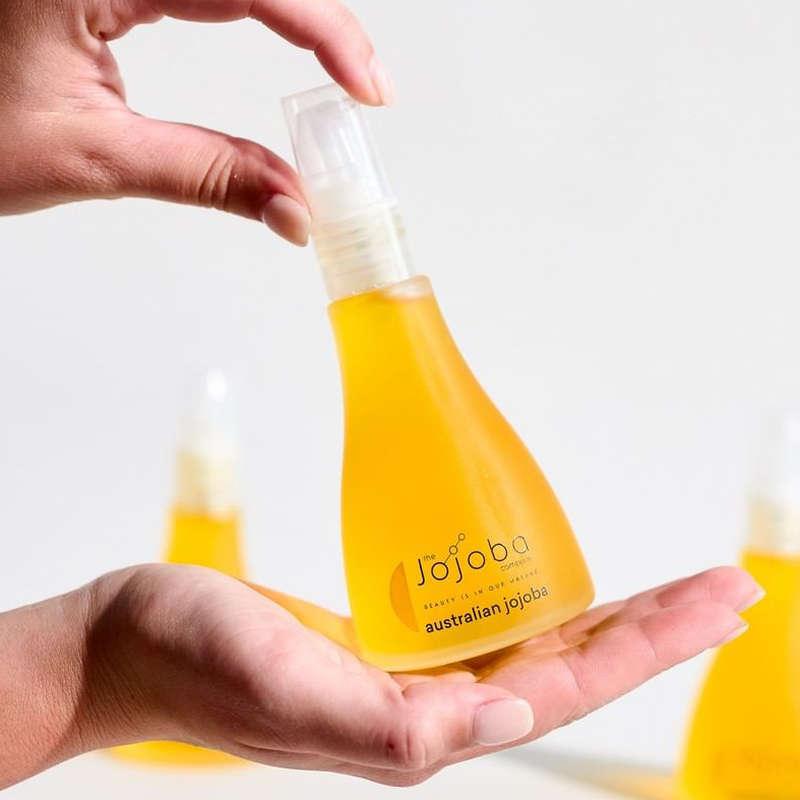 Reviewers Everywhere Are Raving About The Benefits Of These Jojoba Oils