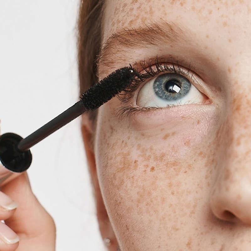 The 16 Best Mascaras for Short Eyelashes