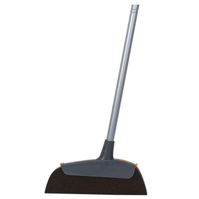 Casabella Magnet Pet Broom with with 3 Piece Pole