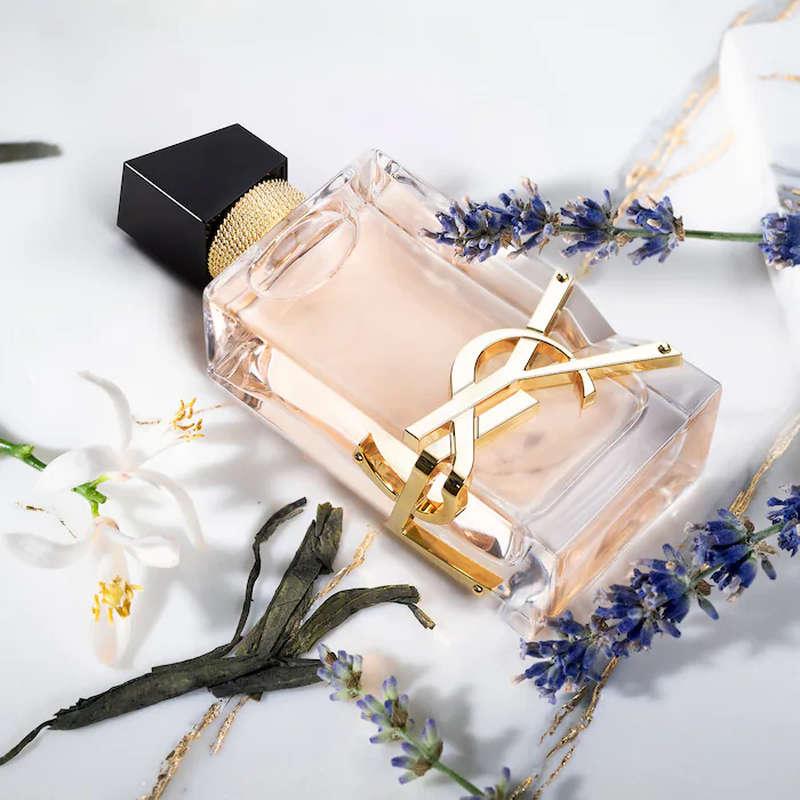 Need A New Signature Scent? These 10 Clean-Smelling Perfumes Are Perfect For Spring