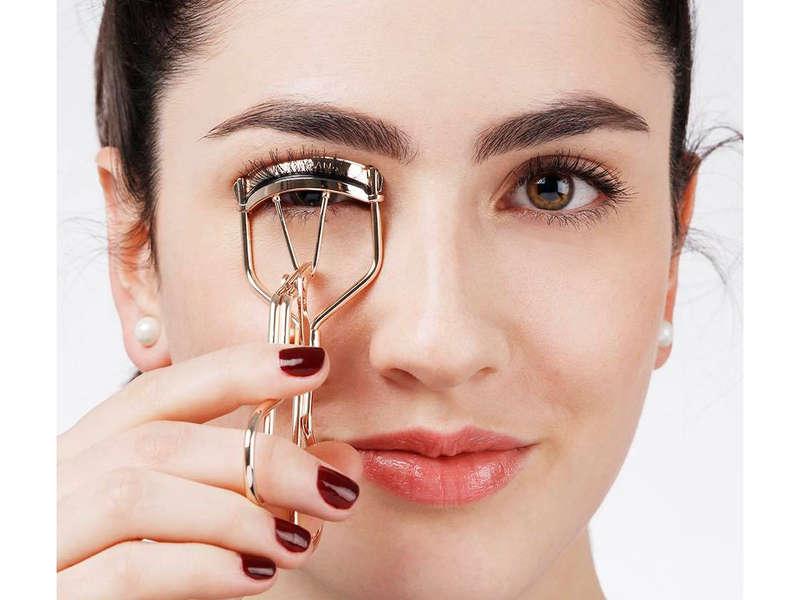 Under $10 Eyelash Curlers That Will Make Your Lashes Stand Out