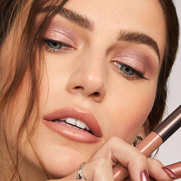 The Best Eyeshadow Sticks For Simple, Summer-Ready Makeup Looks