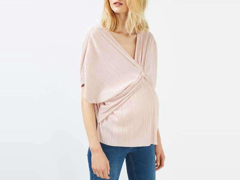 Fancy and Flattering Maternity Tops to Wear To All Your Holiday Festivities