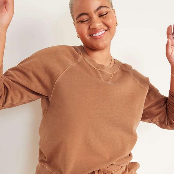 10 Curve-Friendly Sweatshirts Worth Adding To Your Fall Wardrobe