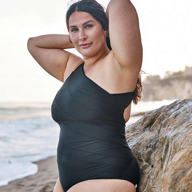 10 Plus Size Swimsuits That Have Amazing Reviews On The Internet