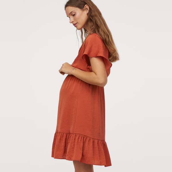 Working Moms-To-Be Love These 10 Office-Approved Dresses