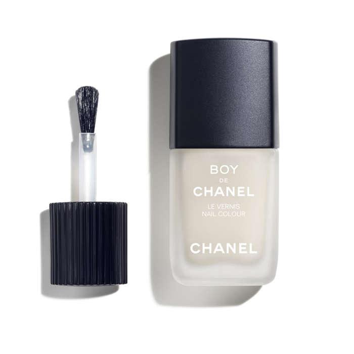 Chanel Boy De Chanel Nail Colour In Natural