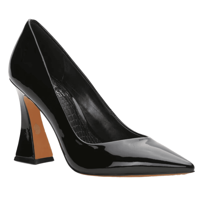 Affordable top black pumps