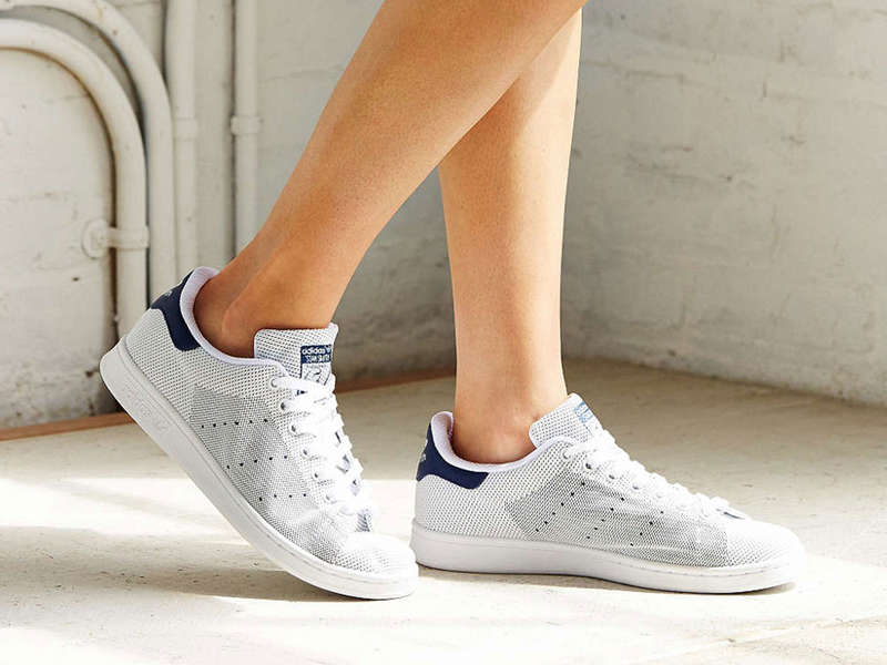 fully fashioned sneaker
