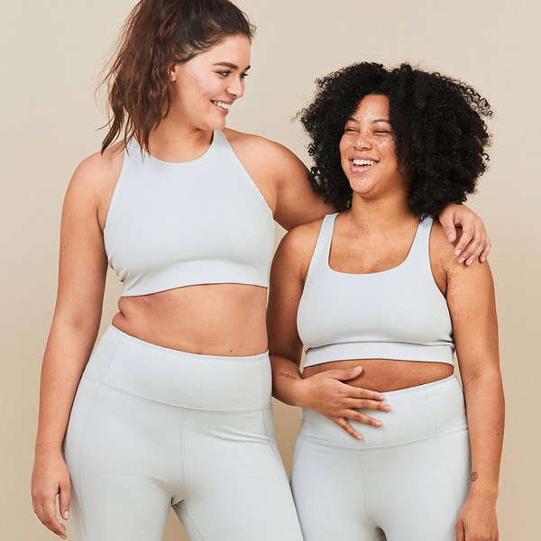 curves in leggings