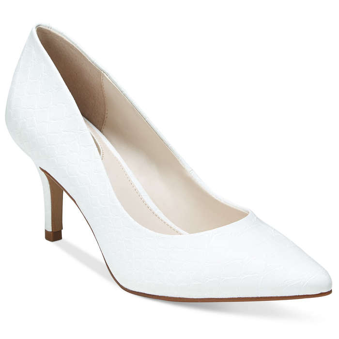 white pump shoe