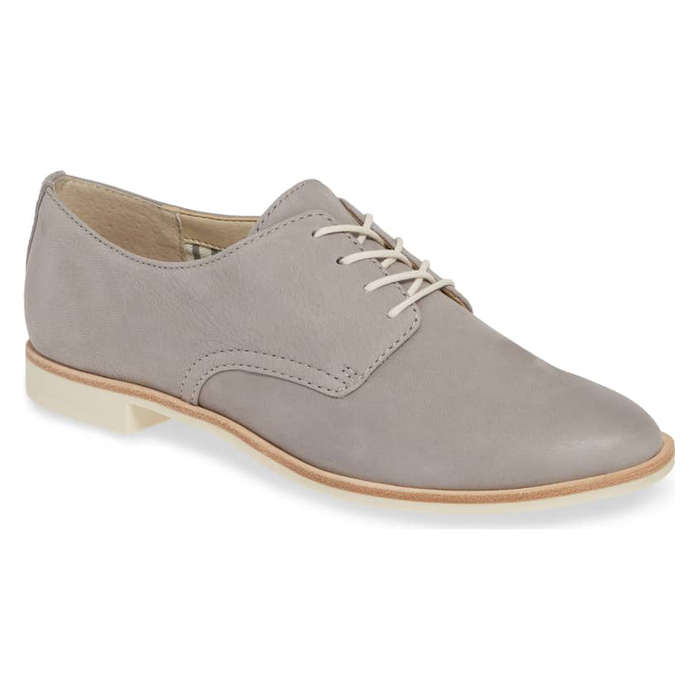 womens beige oxford shoes