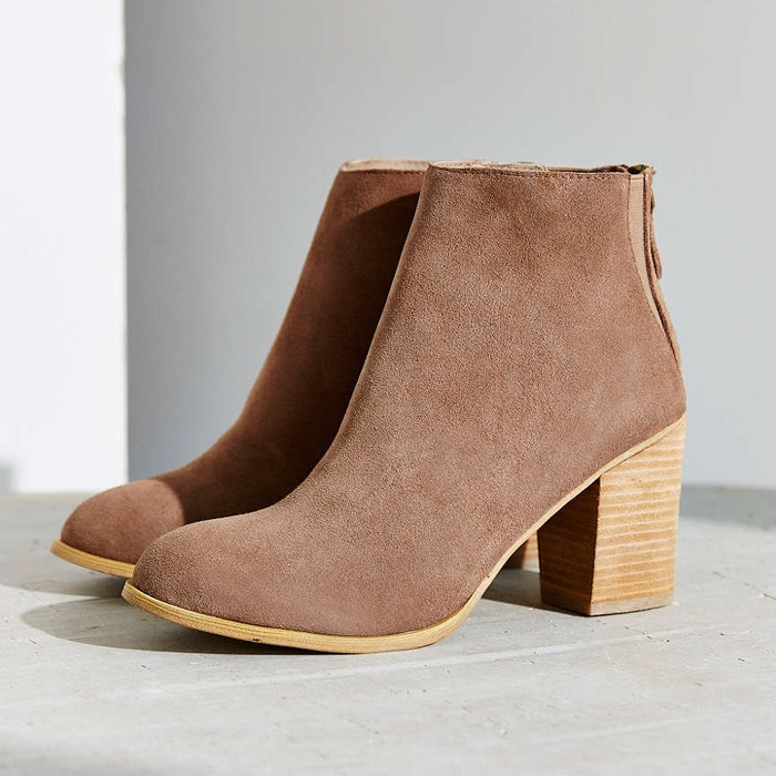 10 Best Suede Ankle Boots Under $200 